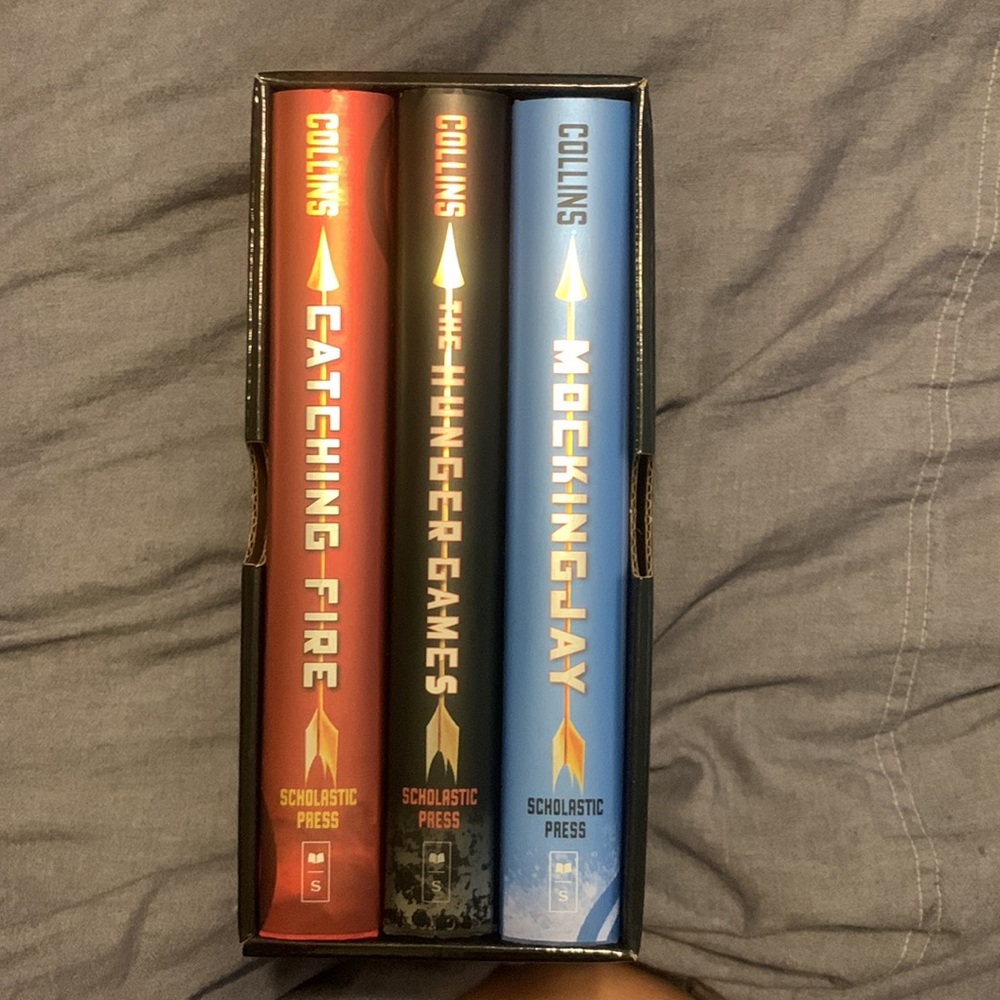 Hunger Games trilogy - Picture 2 of 4